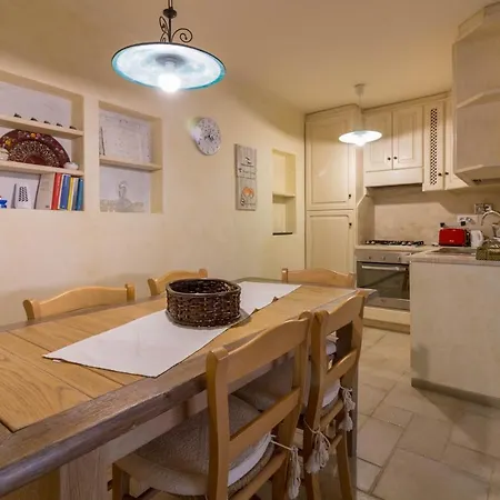 Guesthost - W Parking And Veranda Apartament