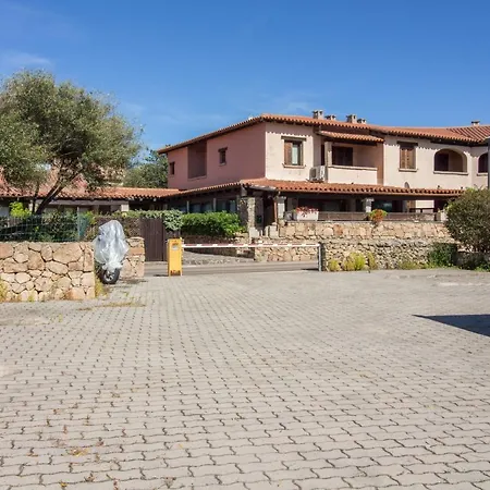 W/ Parking & Veranda Lejlighed Porto Rotondo
