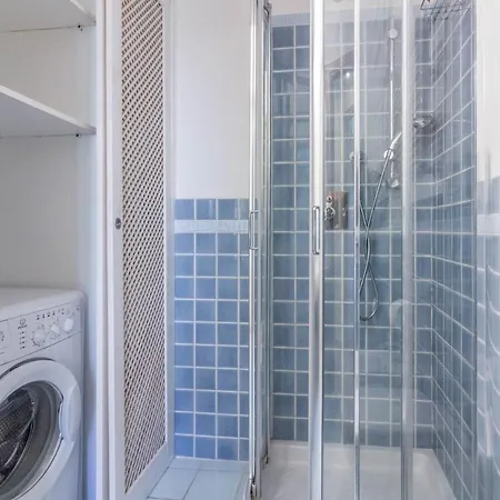 Guesthost - W Parking And Veranda Apartament