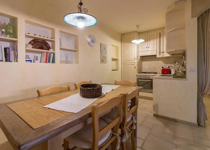 Guesthost - W Parking And Veranda Daire